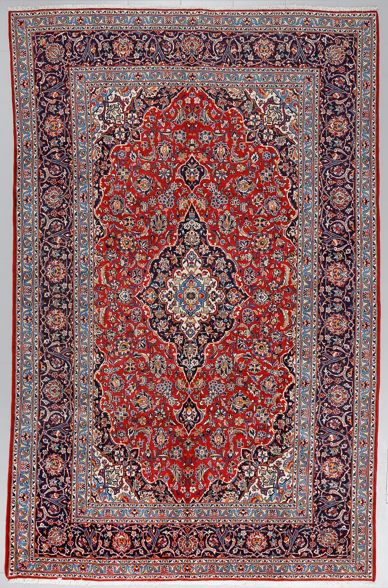 A KESHAN RUG, 331 x 208 cm.