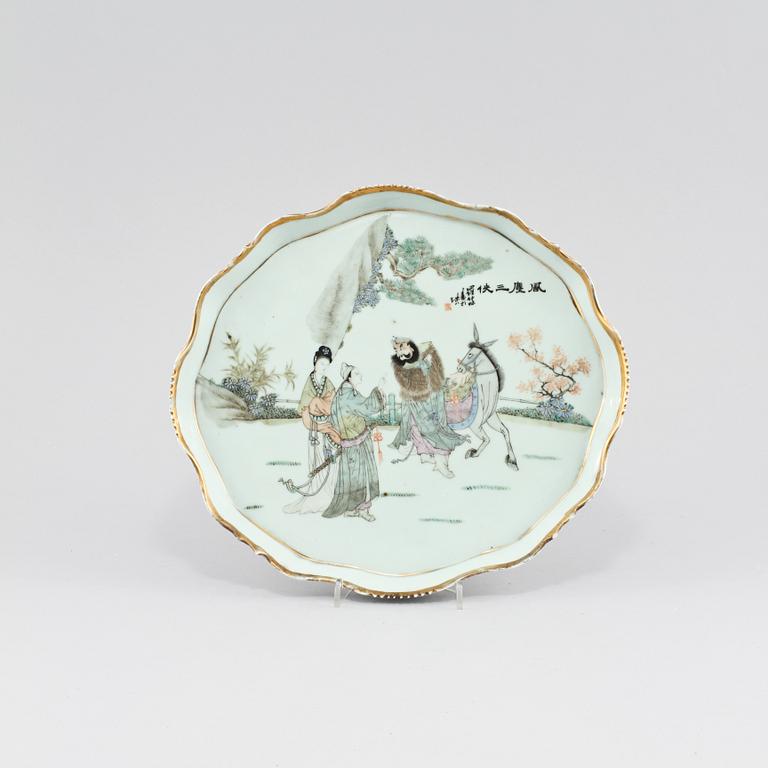 BRICKA, porslin, Kina, omkring sekelskiftet 1900.