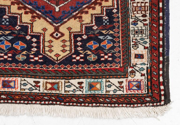 A Sarab gallery carpet, approx. 299 x 78 cm.