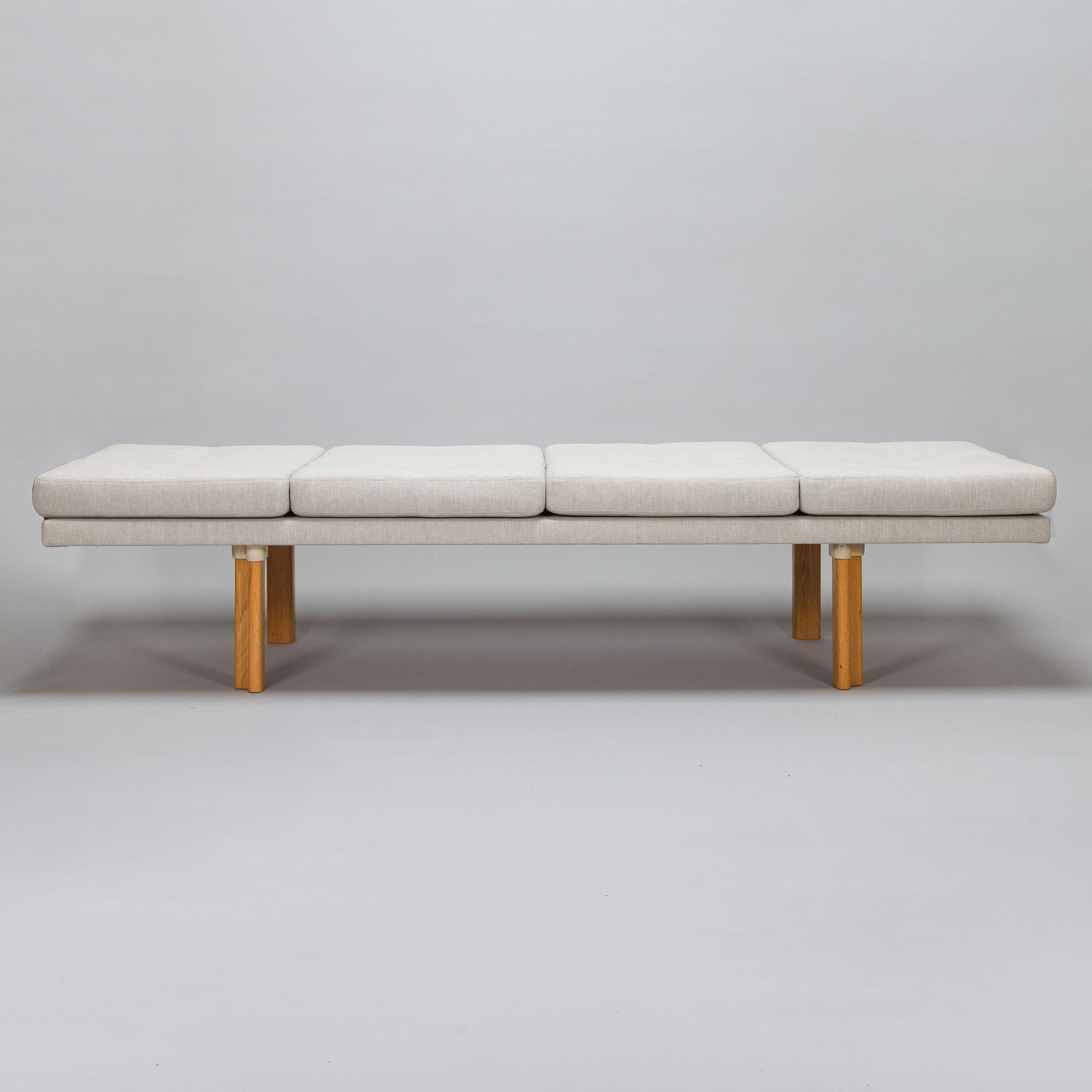 Alvar Aalto, a 1962 bench for O.Y. Huonekalu- ja Rakennustyötehdas A.B.