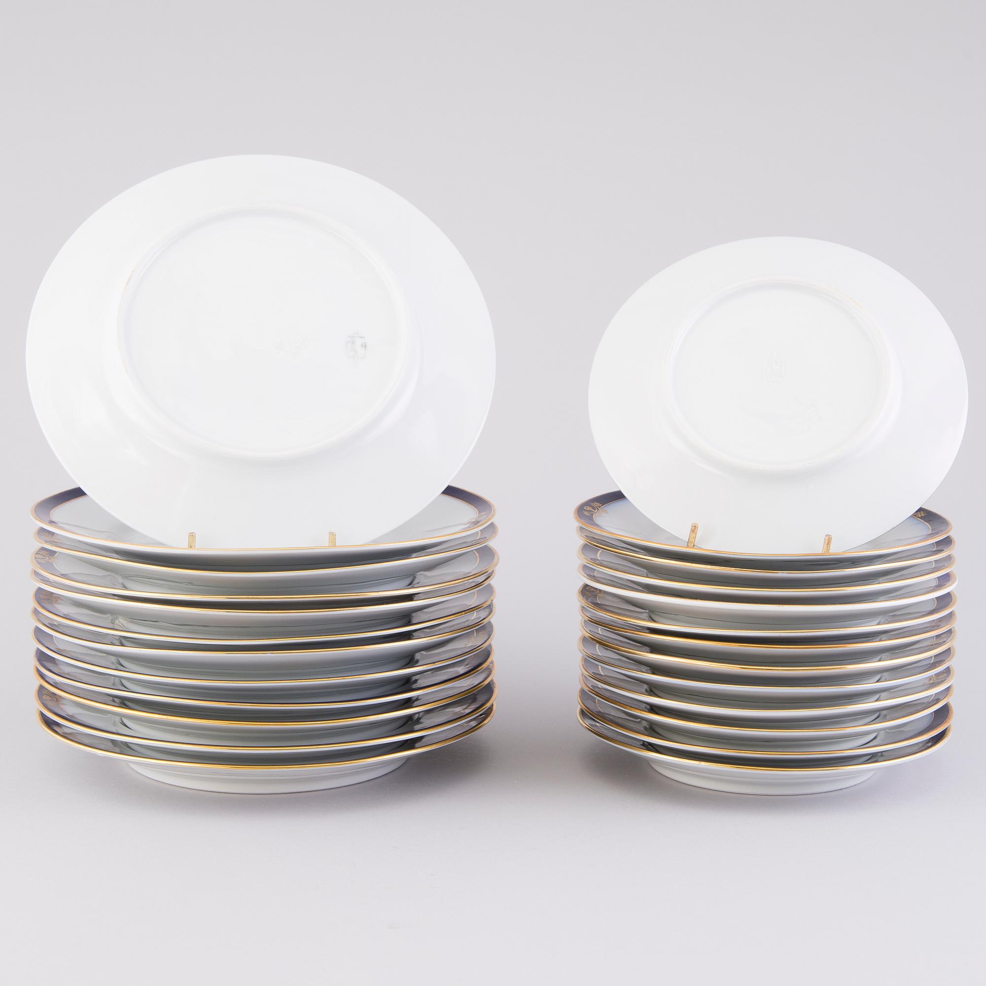 A 70-pcs set of dinnerware and for coffee, Arabia Finland 1932-1949.