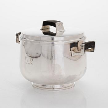 Mauno Honkanen, a lidded silver bowl, Tillander, Helsinki 1955.