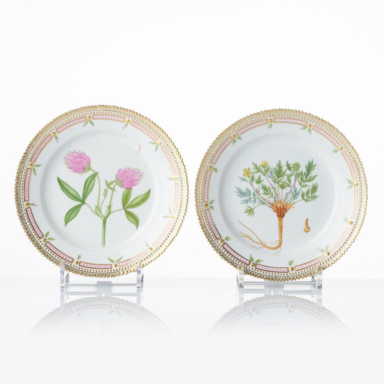 A set of six Royal Copenhagen 'Flora Danica' dinner plates, Denmark, 20th century.