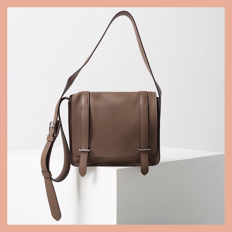 VÄSKA, "Steve" Hermès.