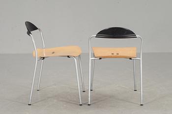 STOLAR, ett par Vico Magistretti för Fritz Hansen.