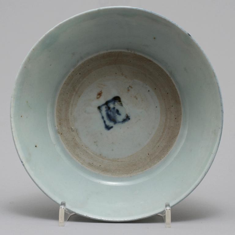 SKÅLAR, 2 st, samt BOJAN, porslin, Kina samt Japan, 1800-tal.