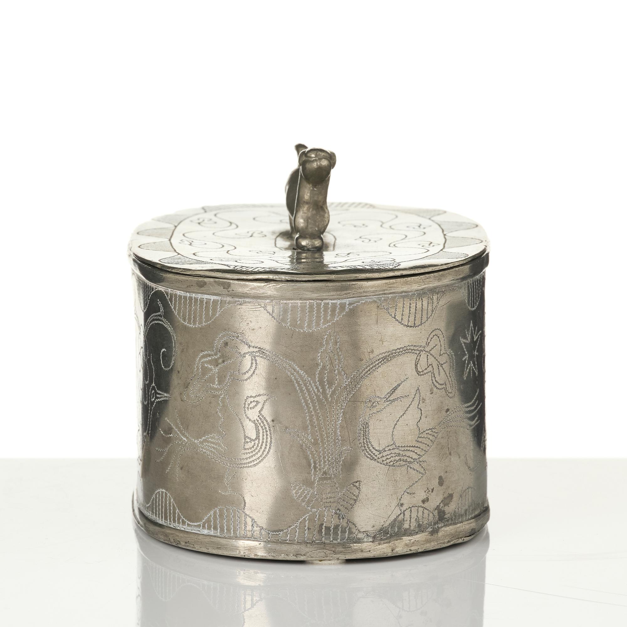 Nils Fougstedt, a Swedish Grace lidded box, Stockholm, 1923.