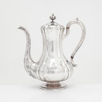 Kaffekanna, silver, Moskva 1847. Otydlig mästarstämpel.