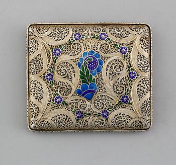 CIGARETTETUI, silver, 1900-talets första hälft. Vikt ca 86 gram.