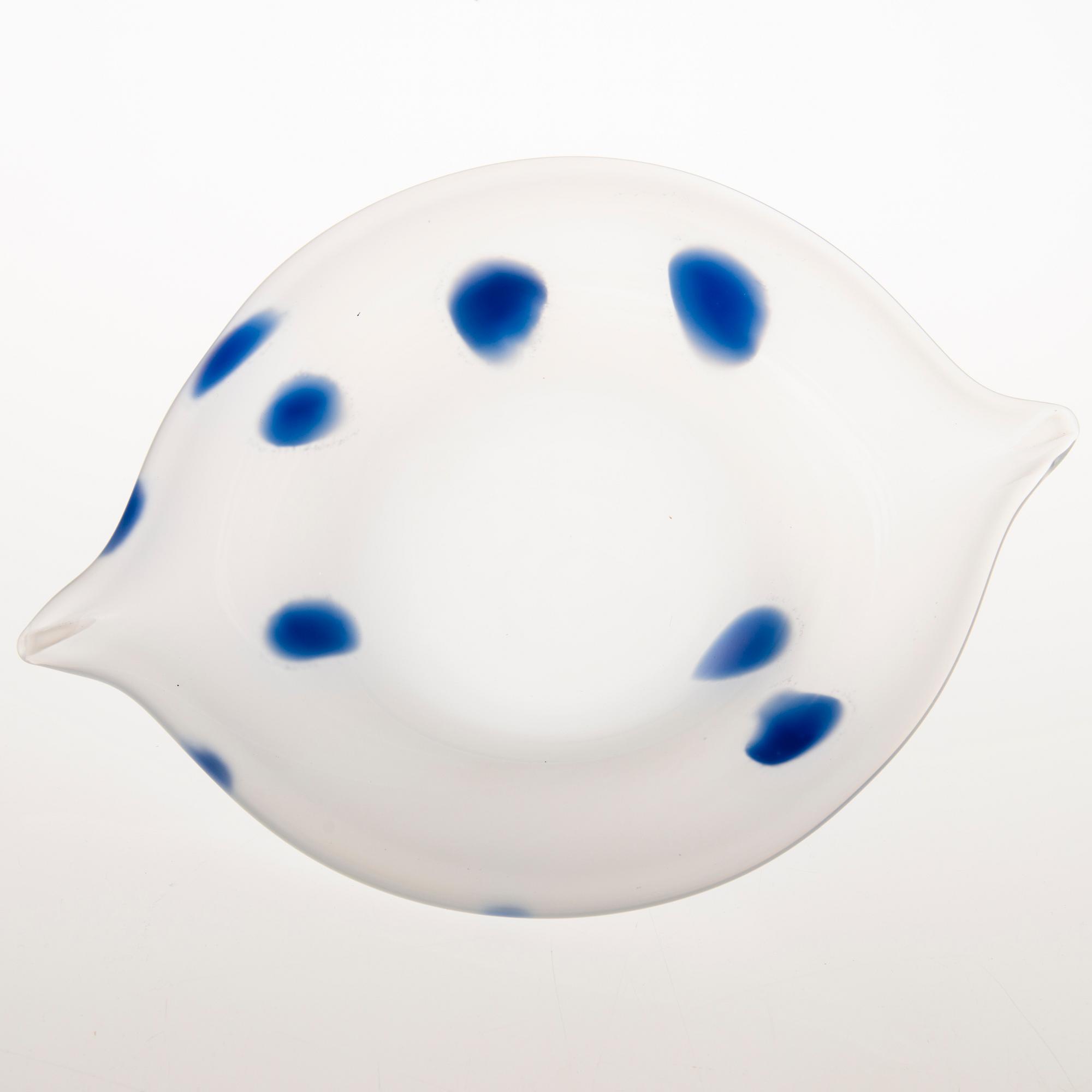 TIINA NORDSTRÖM,  a 'Wind bowl' art glass signed Tiina Nordström Iittala 1996.