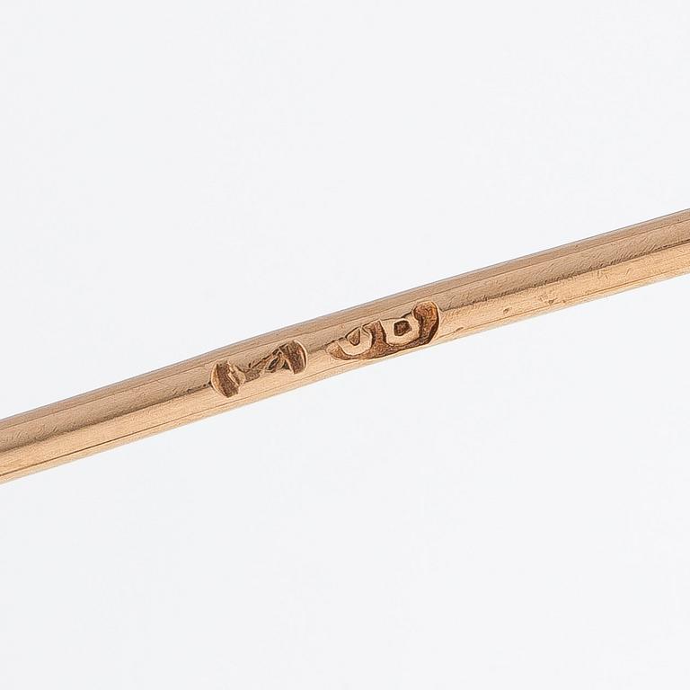 Rintaneula, 14K kultaa/platina, smaragdeja sekä vanha- ja ruusuhiottuja timantteja, Venäjä 1908-26.