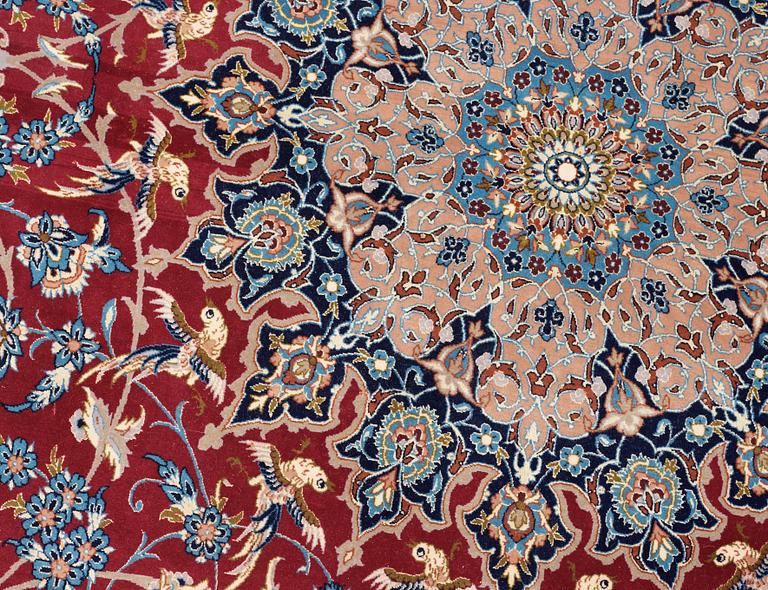 SEMI-ANTIQUE/OLD ESFAHAN PART SILK. 364 x 252 cm.