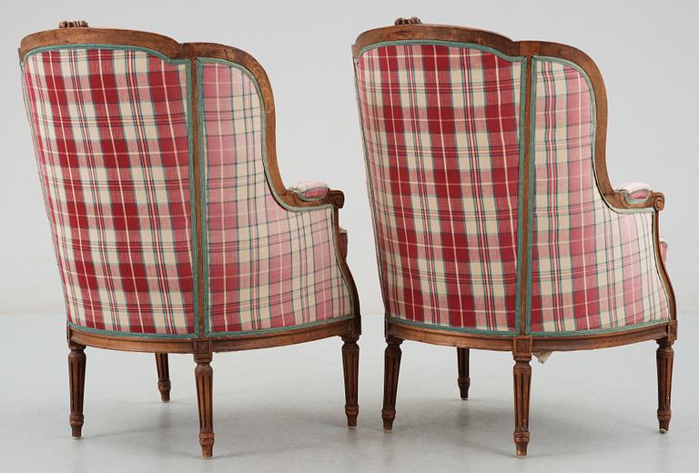 BERGÈRER, ett par, gustaviansk stil, omkring 1900.