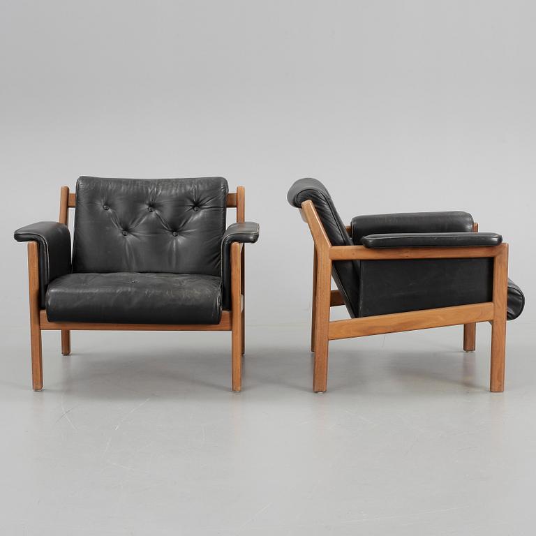 FÅTÖLJER, ett par, 1960-tal.