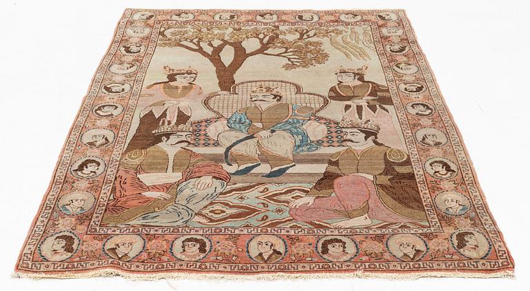 A semi-antique pictoral Kashan rug, c 214,5 x 135 cm.