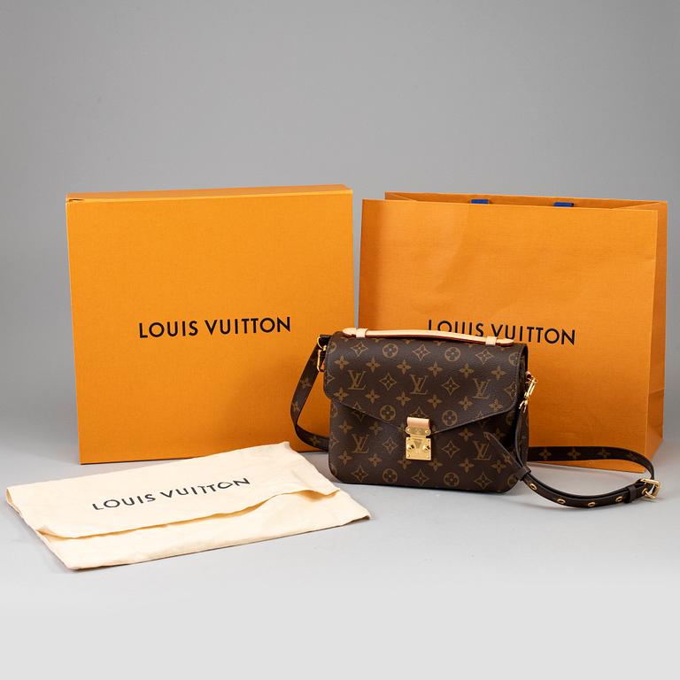 LOUIS VUITTON, a 'Pochette Metis' monogram canvas handbag.