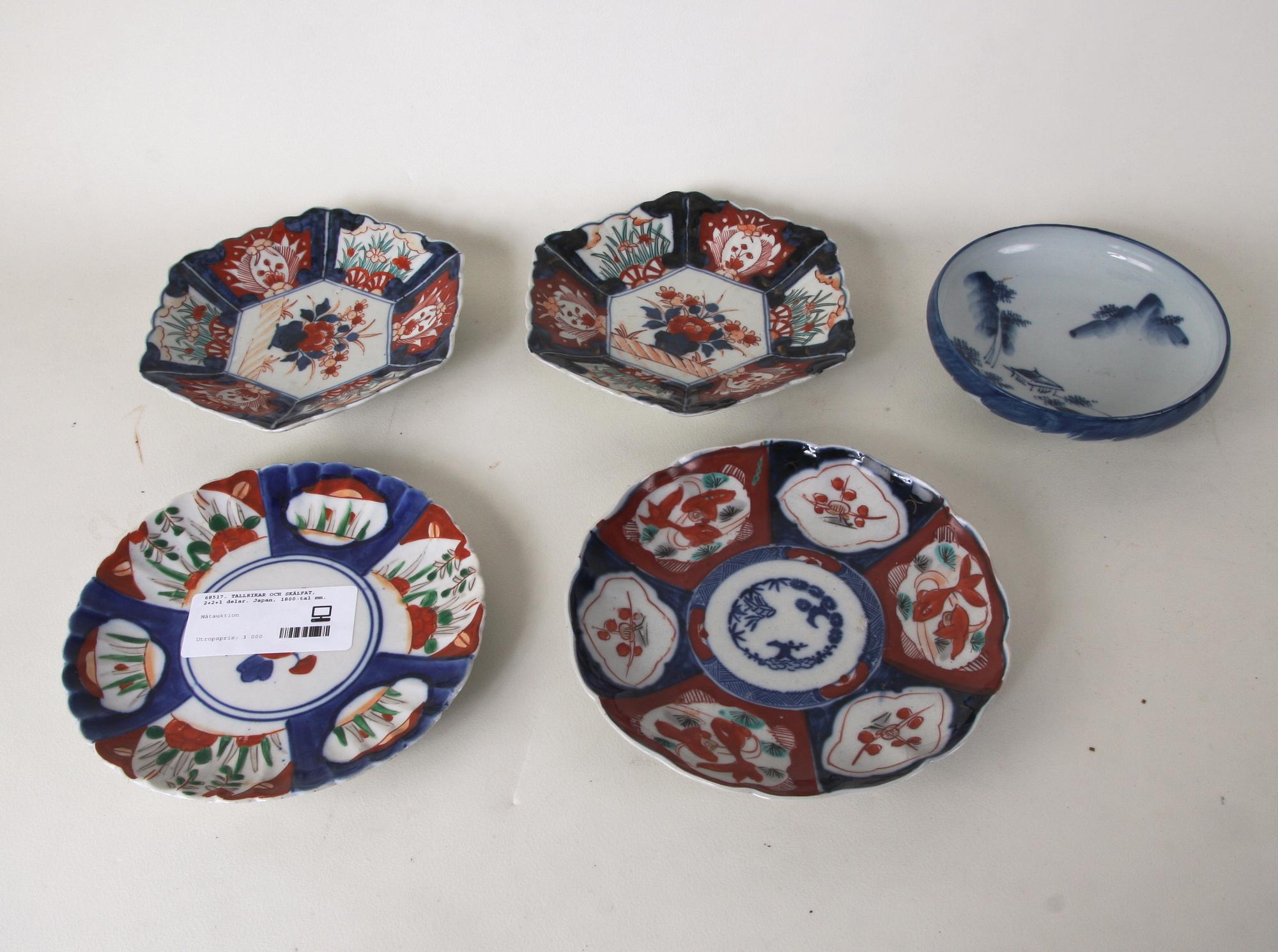 TALLRIKAR OCH SKÅLFAT, 2+2+1 delar.  Porslin. Japan, 1800-tal mm.