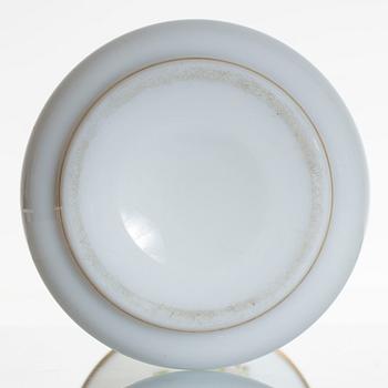 VAS, omkring 1900, flussglas med målad dekor.