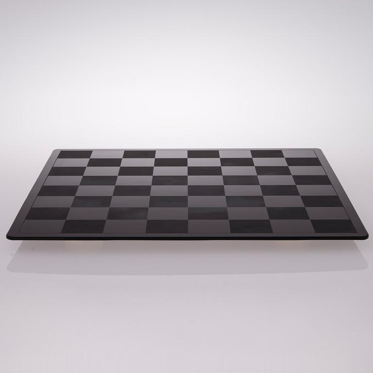A PAULY & CIA MURANO CHESS BOARD.