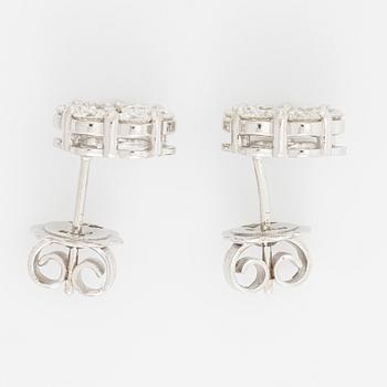 Brilliant cut diamond earrings.