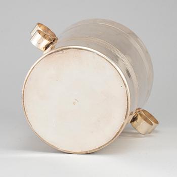 A 20th century plate champagne cooler.