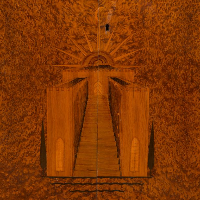 A 1930 cabinet manufactured by Hovleverantör Otto Wrellings Verkstäder Umeå.