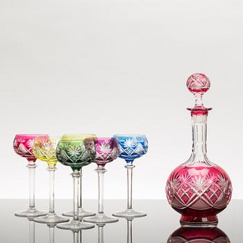 12 wine glassen and a carafe, VAL SAINT LAMBERT.