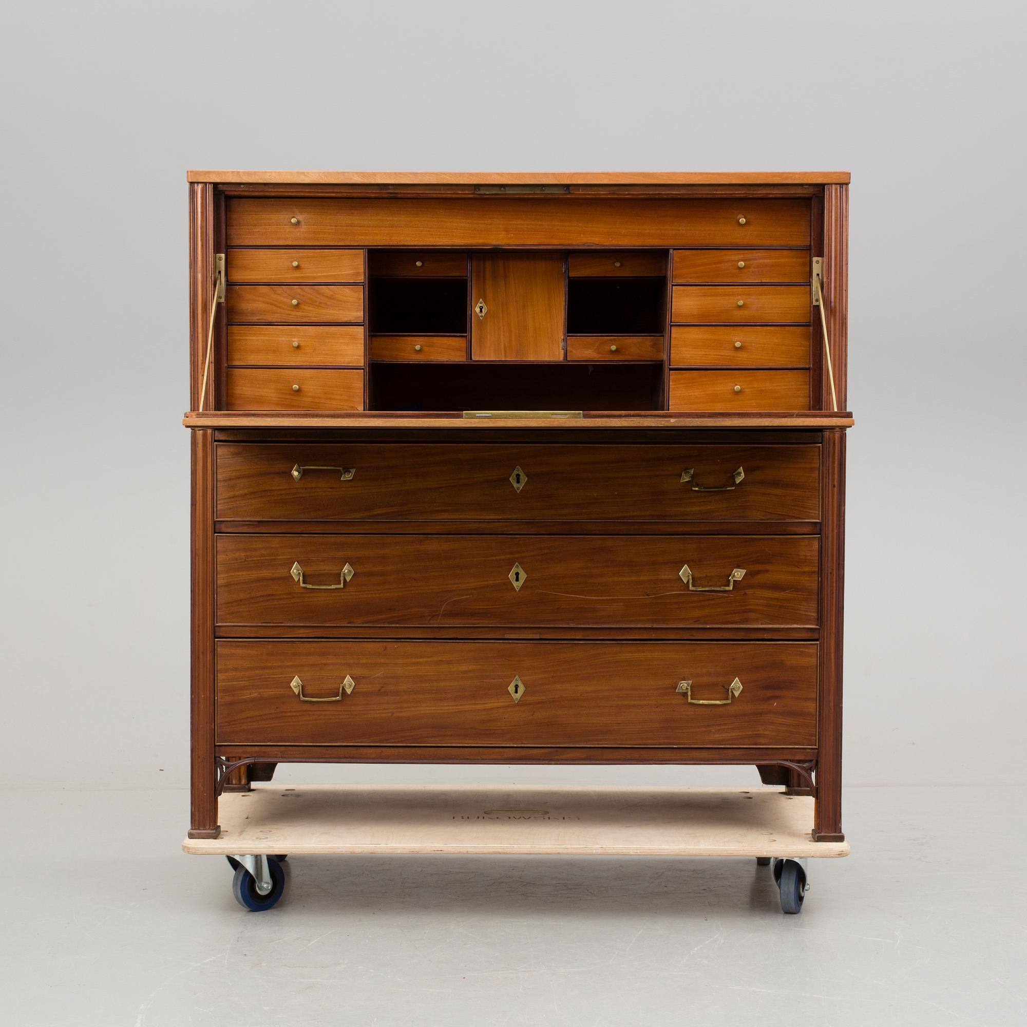 CHIFFONJÉ, sengustaviansk, tidigt 1800-tal.