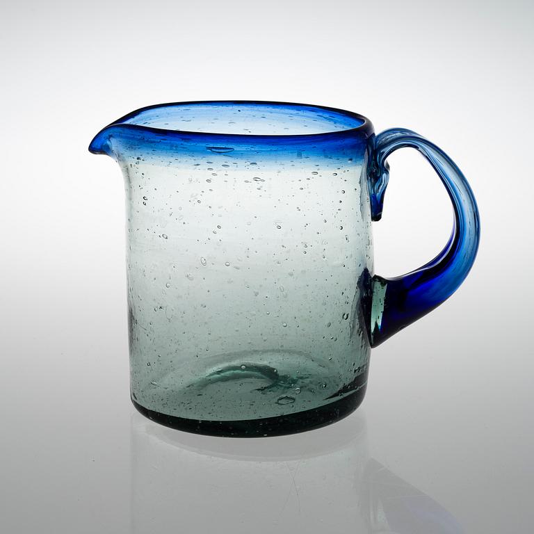 OIVA TOIKKA, A GLASS JUG. Signed Oiva Toikka Nuutajärvi Notsjö, 1970s.