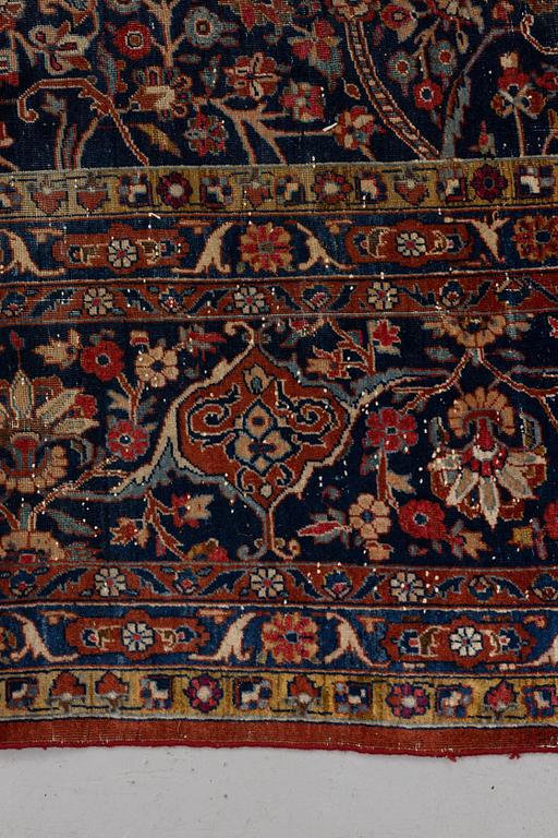 A carpet, semi-antique Kashan, a so-called Dabri, ca 394,5 x 310 cm.