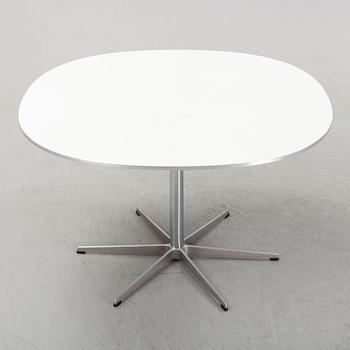 Arne Jacobsen, Bruno Mathsson & Piet Hein, a 'Supercircular' dining table from Fritz Hansen, designed 1968.