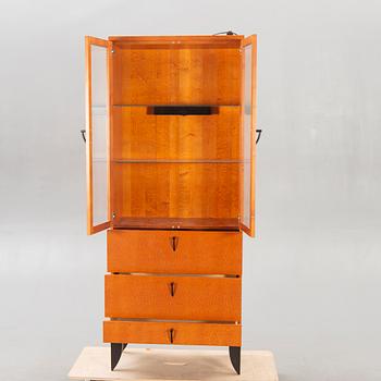Rose Marie Elling, a Tintomara display cabinet Fröseke Form 1989.