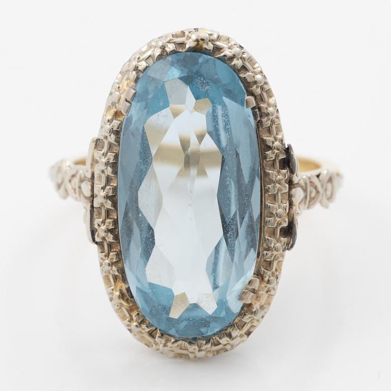Ring, 14K gold with synthetic blue spinel.
