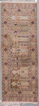 MATTA, Kayseri Saff, semiantik. Ca 220x82 cm.