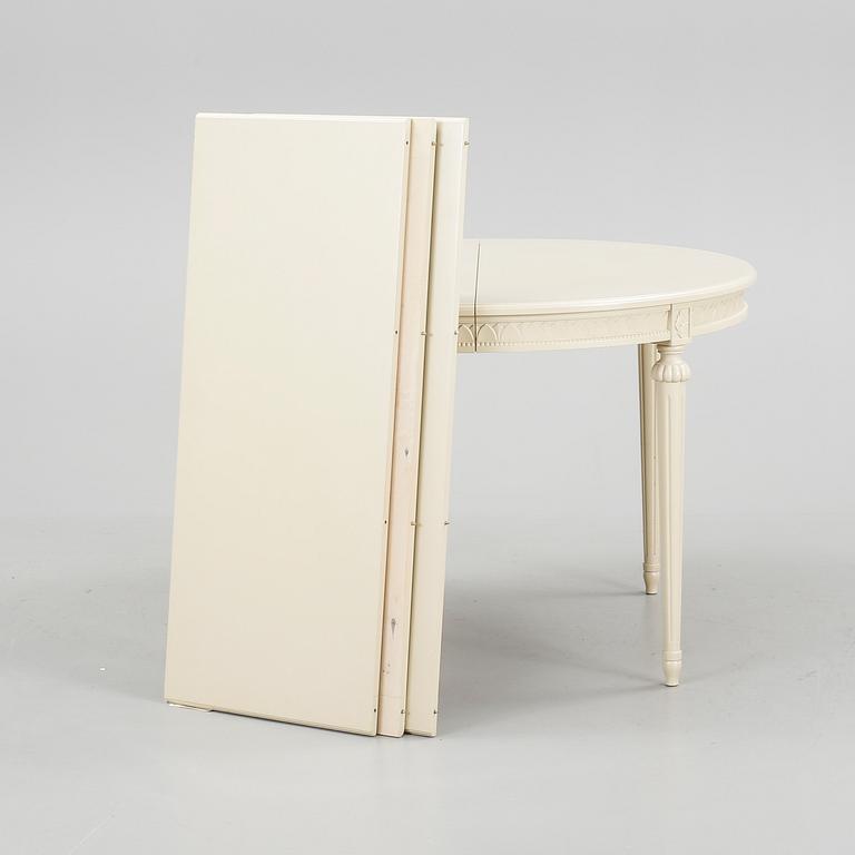 MATSALSMÖBEL, med 3 iläggsskivor, 7 delar, gustaviansk stil, 1900-talets mitt.