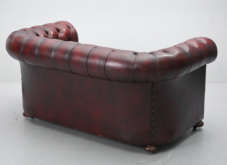 SOFFA, Chesterfieldmodell, England, 1900-talets andra hälft.