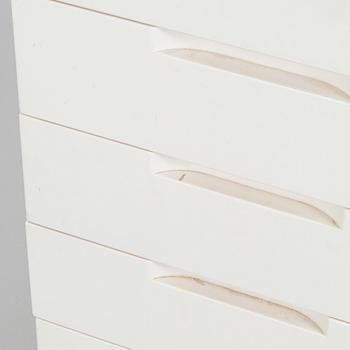 Alvar Aalto, laatikosto, malli 297, Artek, 1960–70-luku.