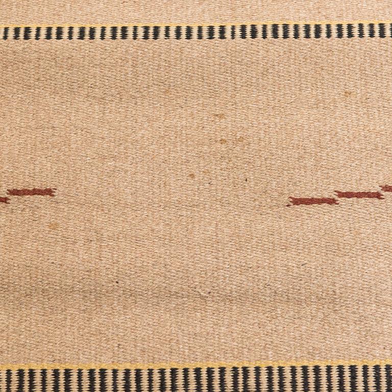 A 1930s Finnish flat weave carpet. Circa 300x190 cm.