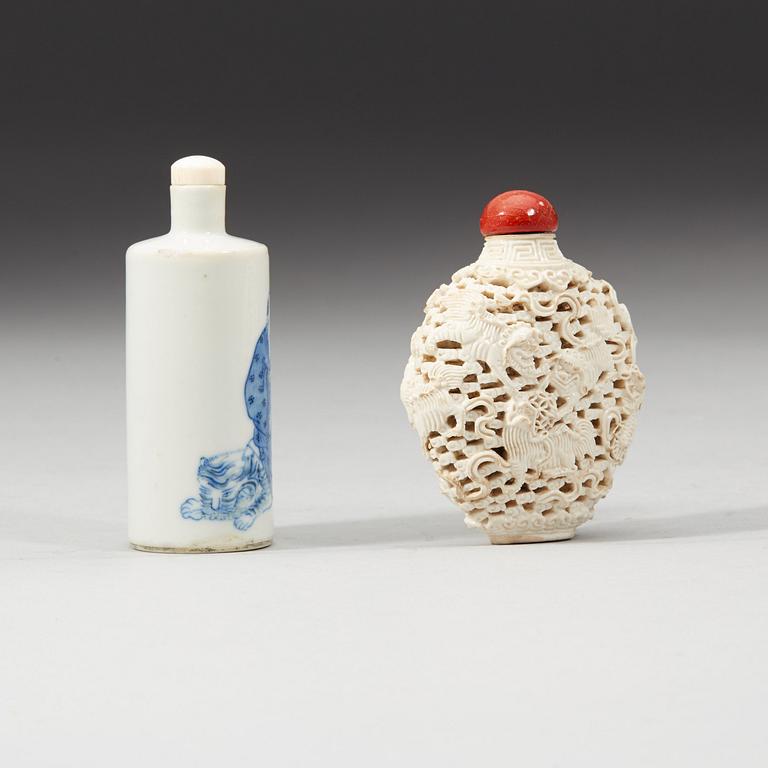 Two porcelain snuff bottles, Qing dynasty (1644-1912).