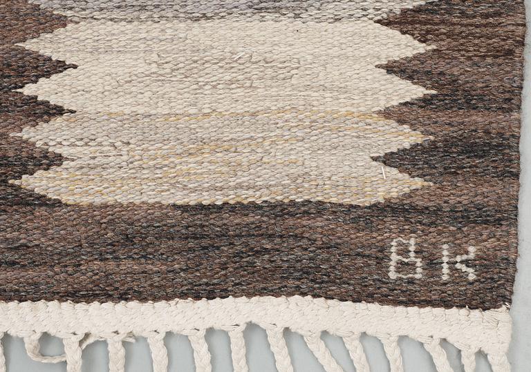MATTA. Rölakan (flat weave). 308 x 203 cm. Signed SH BK (Svensk Hemslöjd, Berit Koenig).