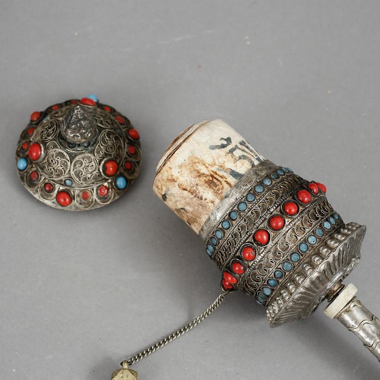 PARTI ORIENTALISKA FÖREMÅL, 6 st, 1900-tal.