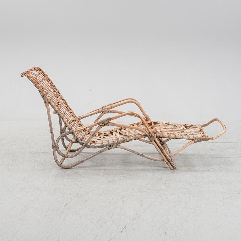 Rattan sun bed/recliner/deck chair, mid 20th Century.