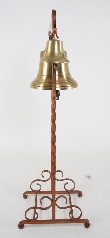 SKEPPSKLOCKOR 3 st och STATIV, 1900-tal.