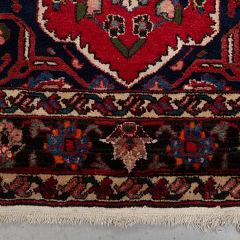 Matto, semi-antique/Old Bakthiari, ca 305 x 175 cm.