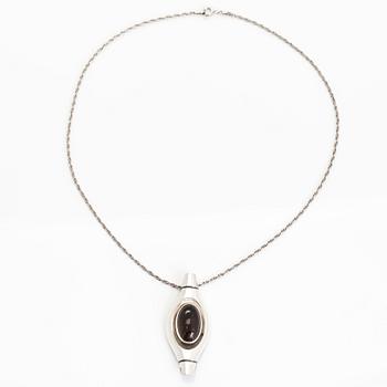 Elis Kauppi, a silver pendant/brooch. Kupittaan Kulta, Turku 1960. With sterling silver chain.