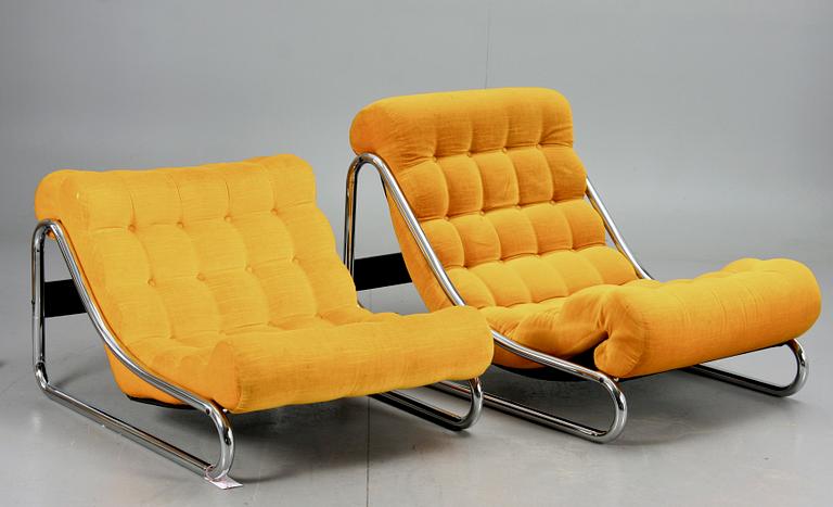 FÅTÖLJER, 2 st, "Impala", Gillis Lundgren för IKEA, 1972.
Tillverkad av Bröderna Granstrand, Skillingaryd, för IKEA.