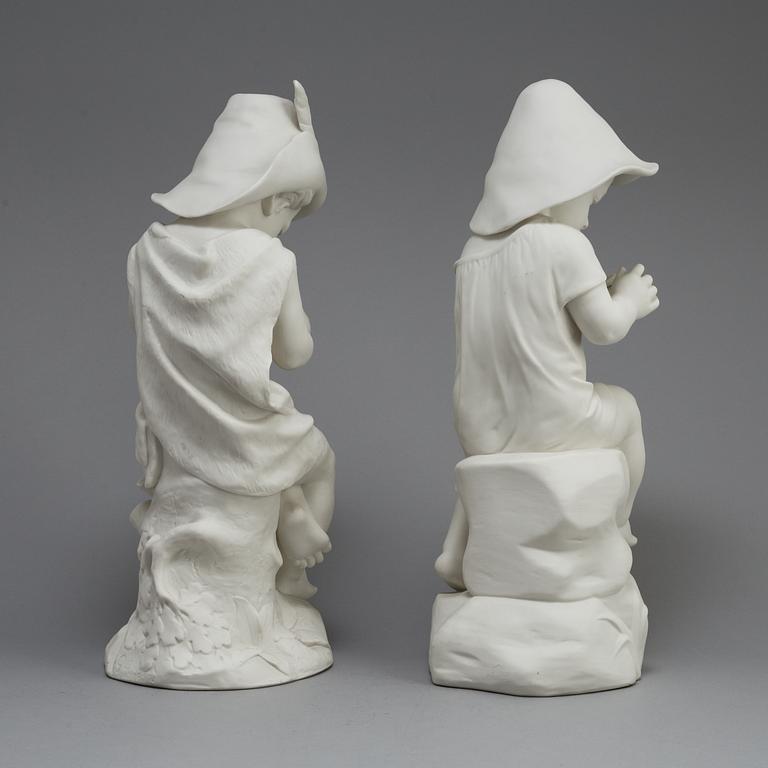 FIGURER, ett par, parian, Gustafsberg 1911 och 1923.