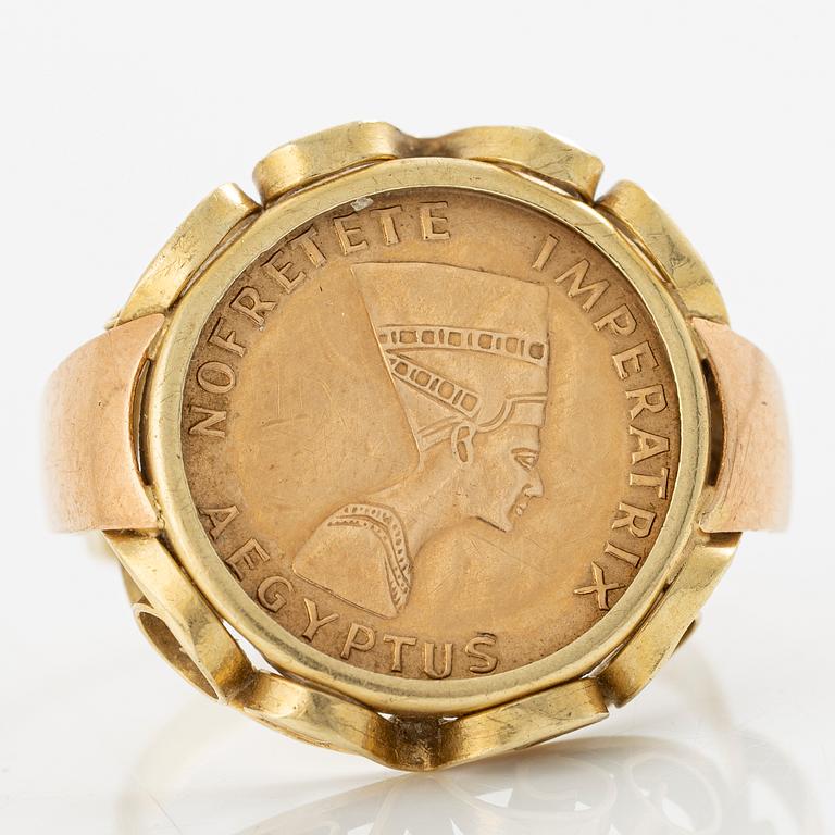Ring 14k guld med infattat mynt.