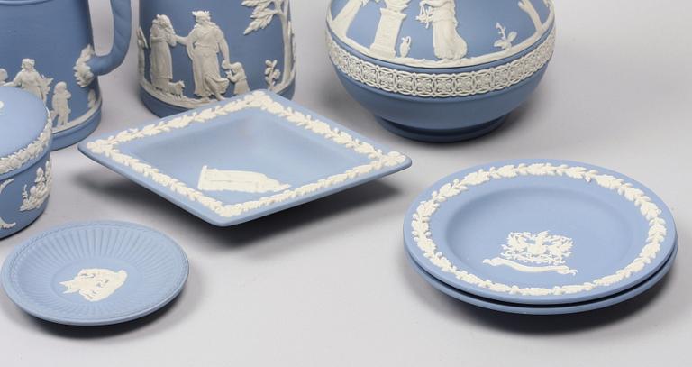 SERVISDELAR, 17 st, jasperware, Wedgwood, England, 1900-talets andra hälft.