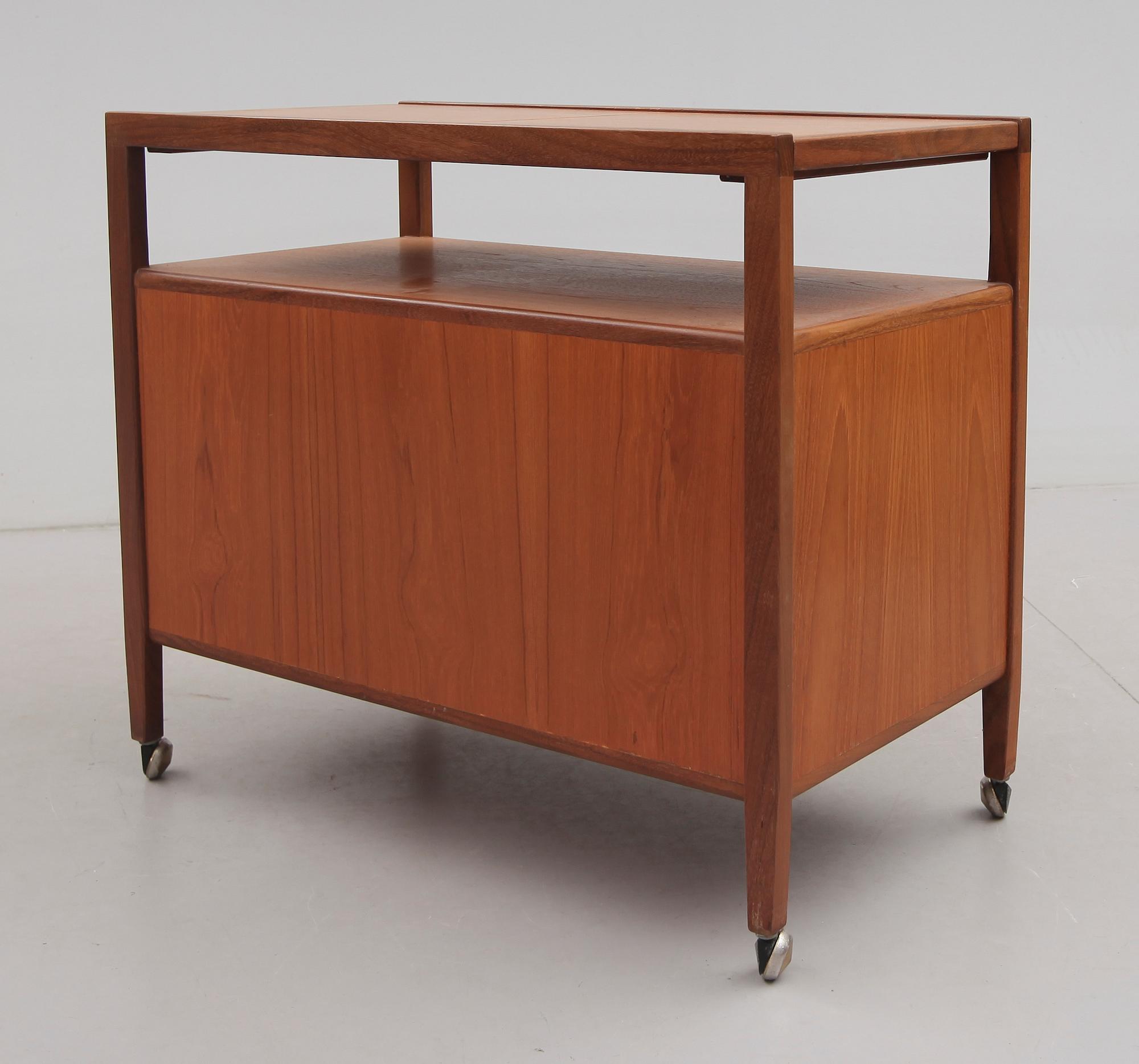 SERVERINGSVAGN, 1900-talets andra hälft.